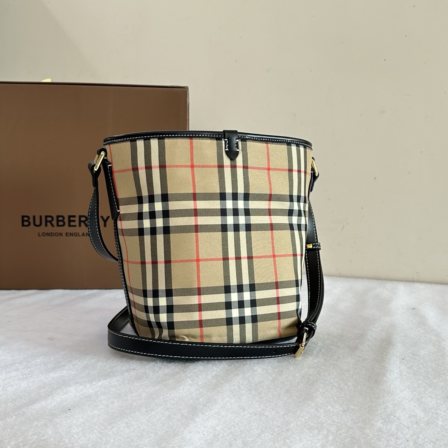 Bv*b*rry bucket-16x15x23cm