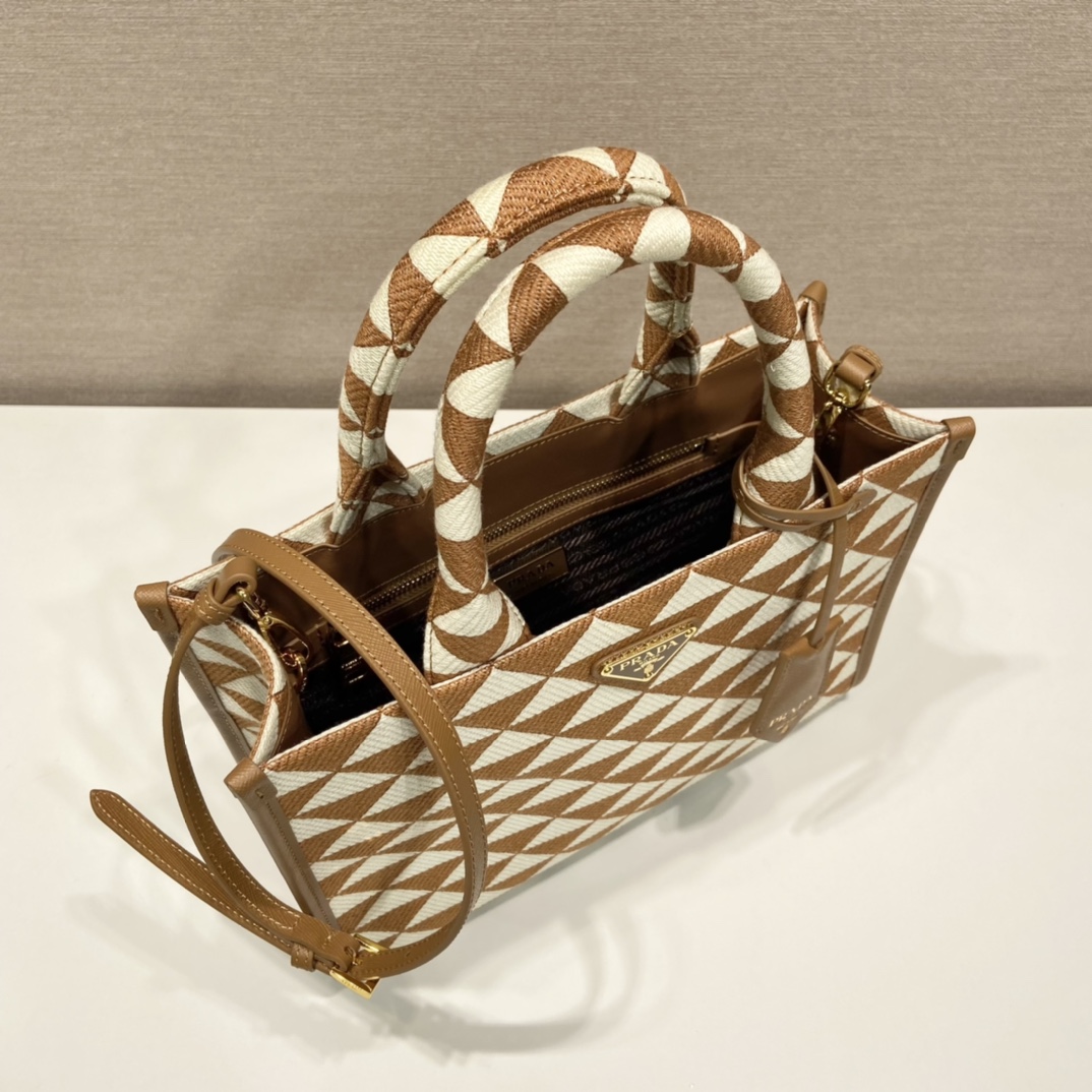 Pra*a small tote in saffiano leather 1ba354-28*22*9cm