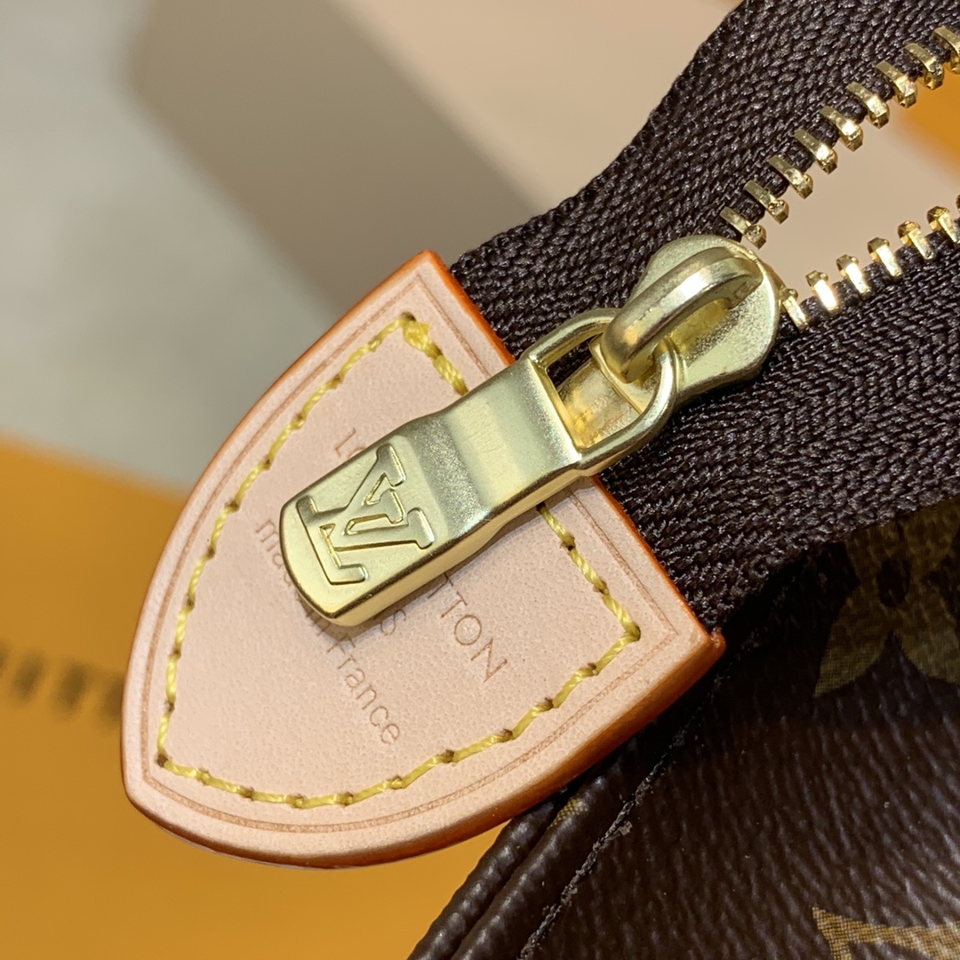 l0*is V*t0n toiletry pouch -19* 15*6cm