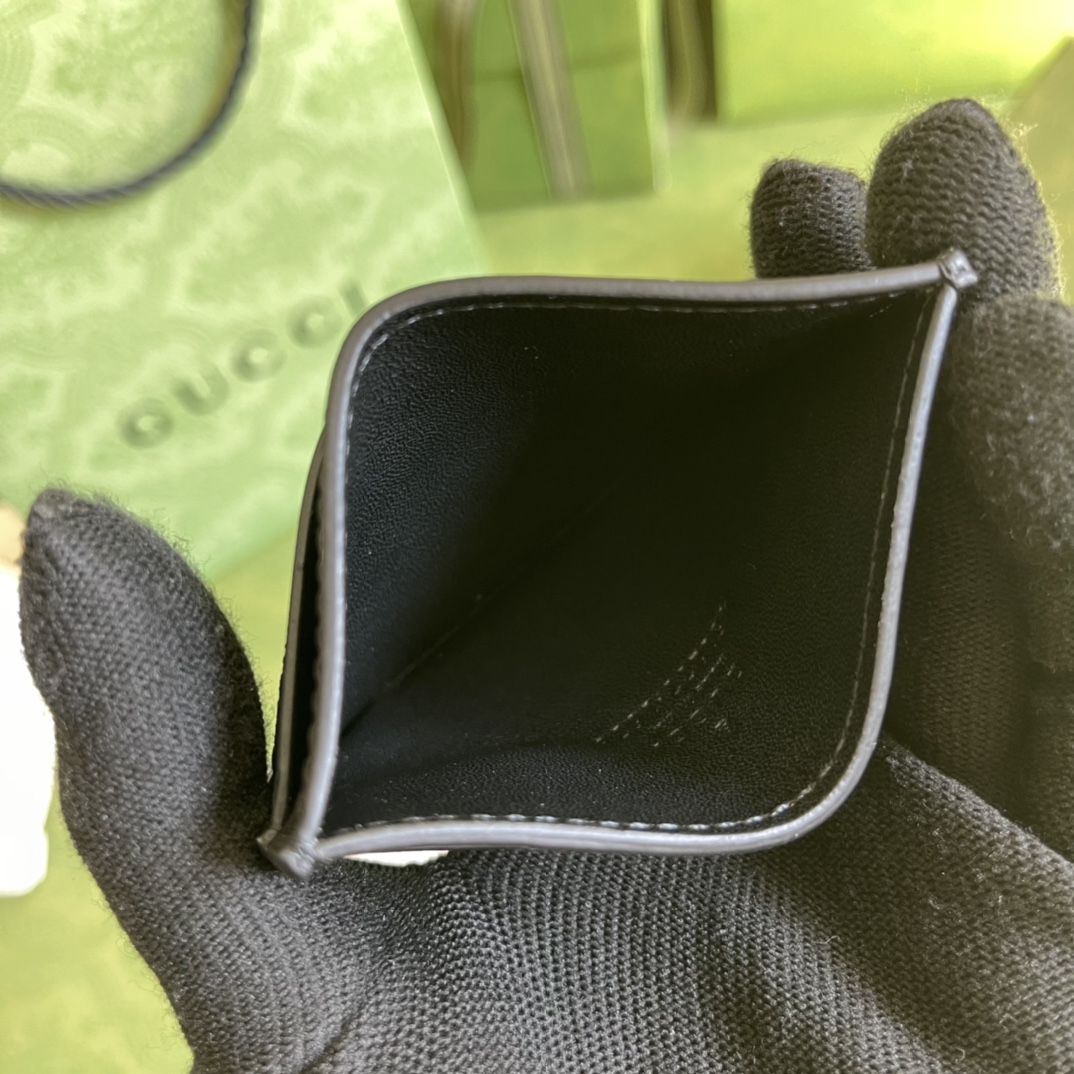 G*u*i wallet-10*7.5cm