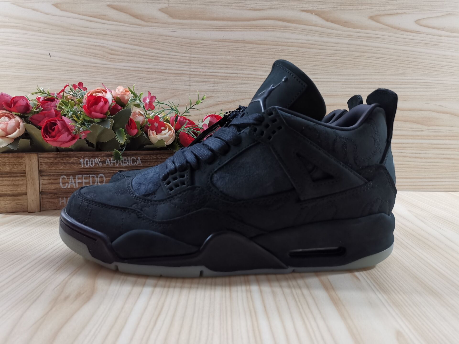AIR JORDAN 4 RETRO KAWS "KAWS" 930155-001