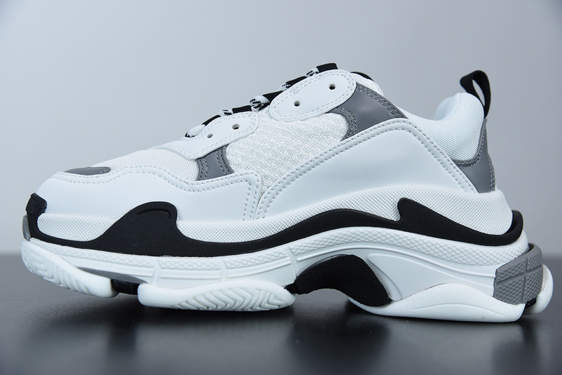 Ba*len*cia*ga triple s