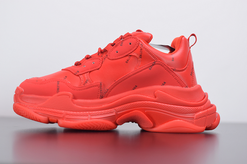 Ba*len*cia*ga triple s