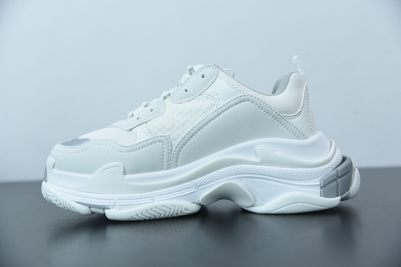 Ba*len*cia*ga triple s