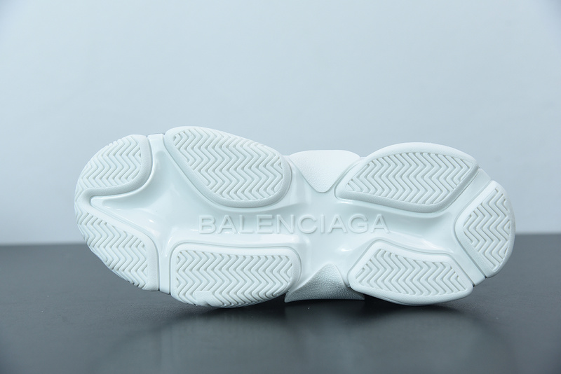 Ba*len*cia*ga triple s