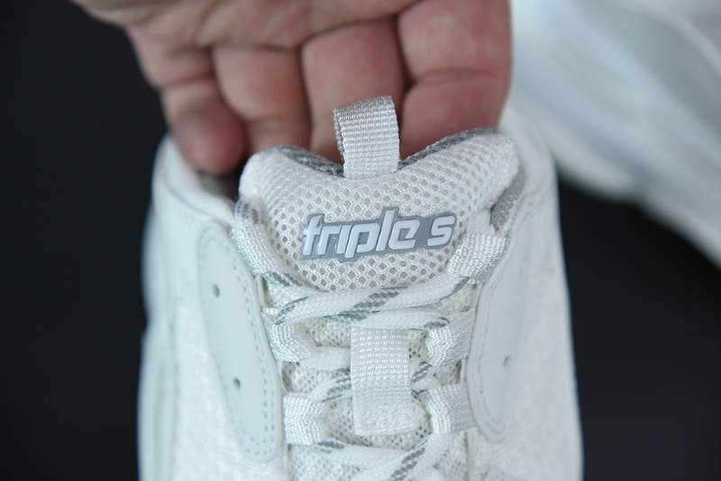 Ba*len*cia*ga triple s