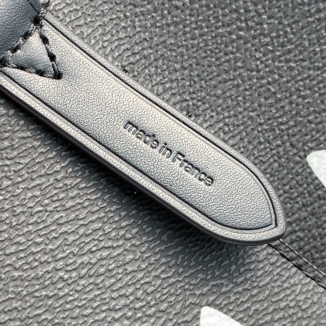 l0*is V*t0n wild at heart néonoé bucket bag -26x22x27cm