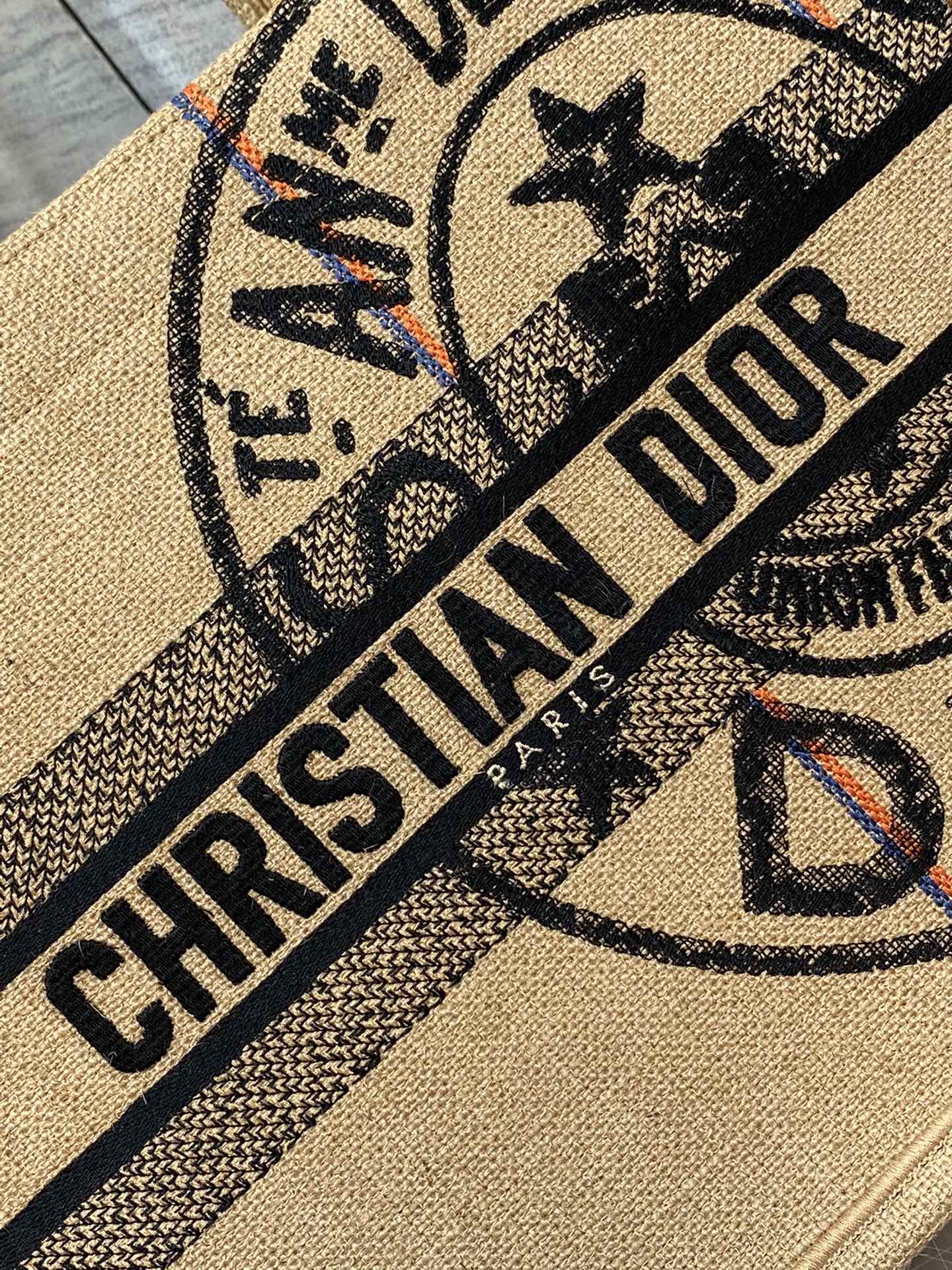 D*or small book tote-36.5cm