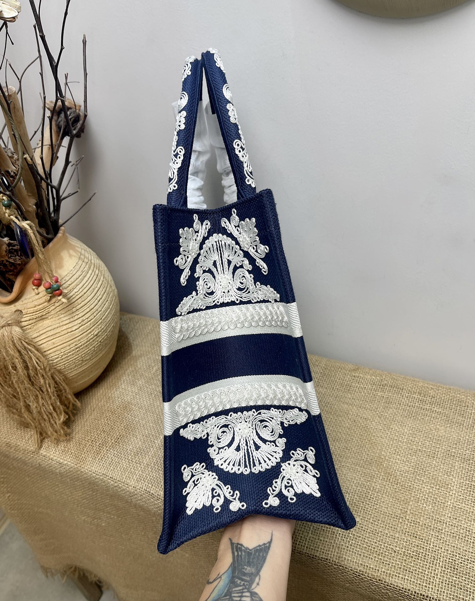 D*or small book tote-36.5cm