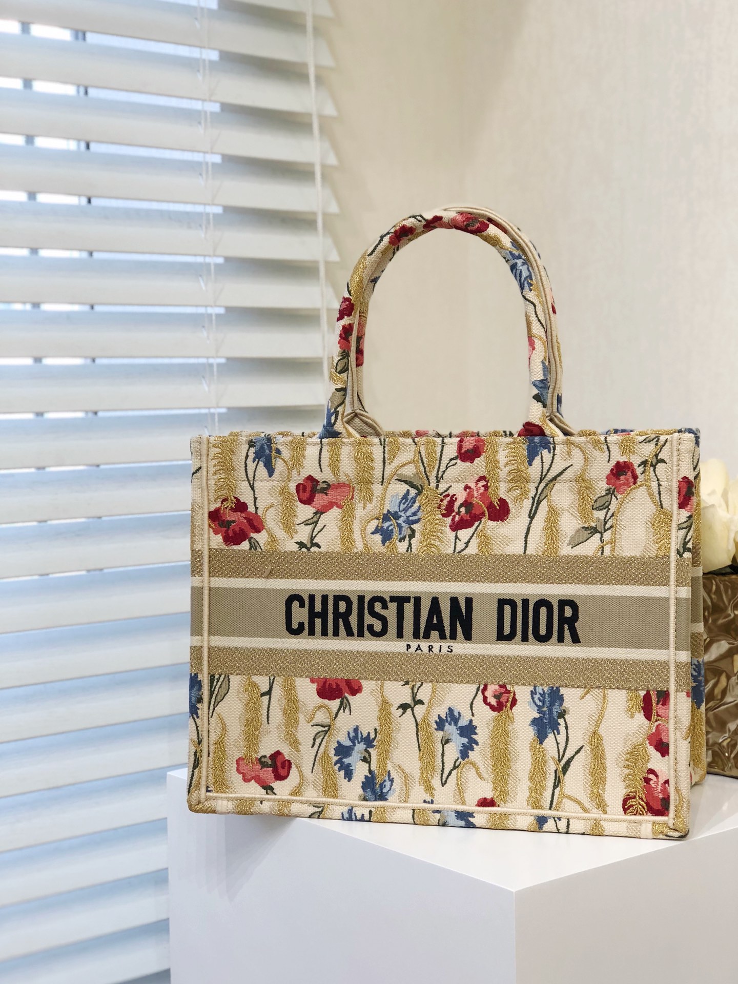 D*or small book tote-36.5cm