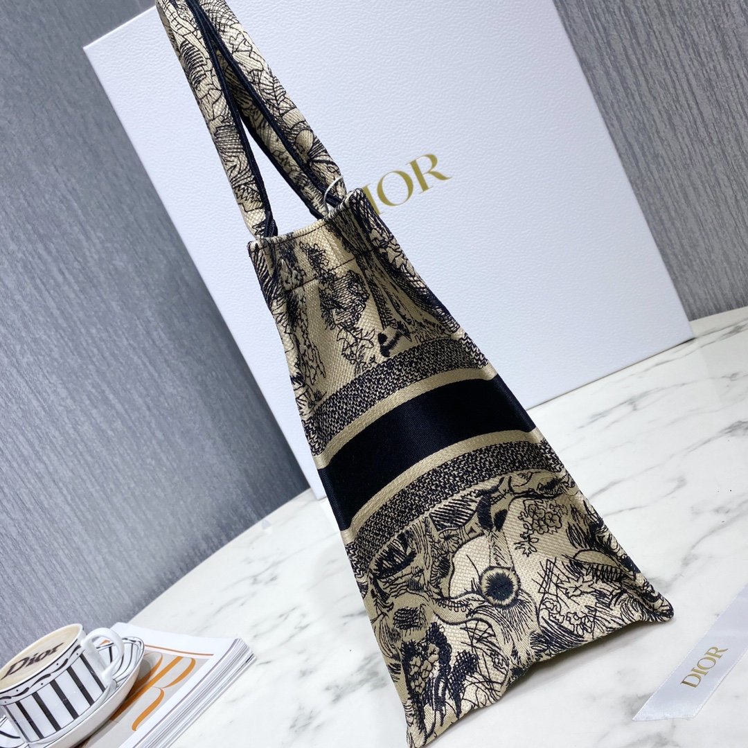 D*or small book tote-36.5cm