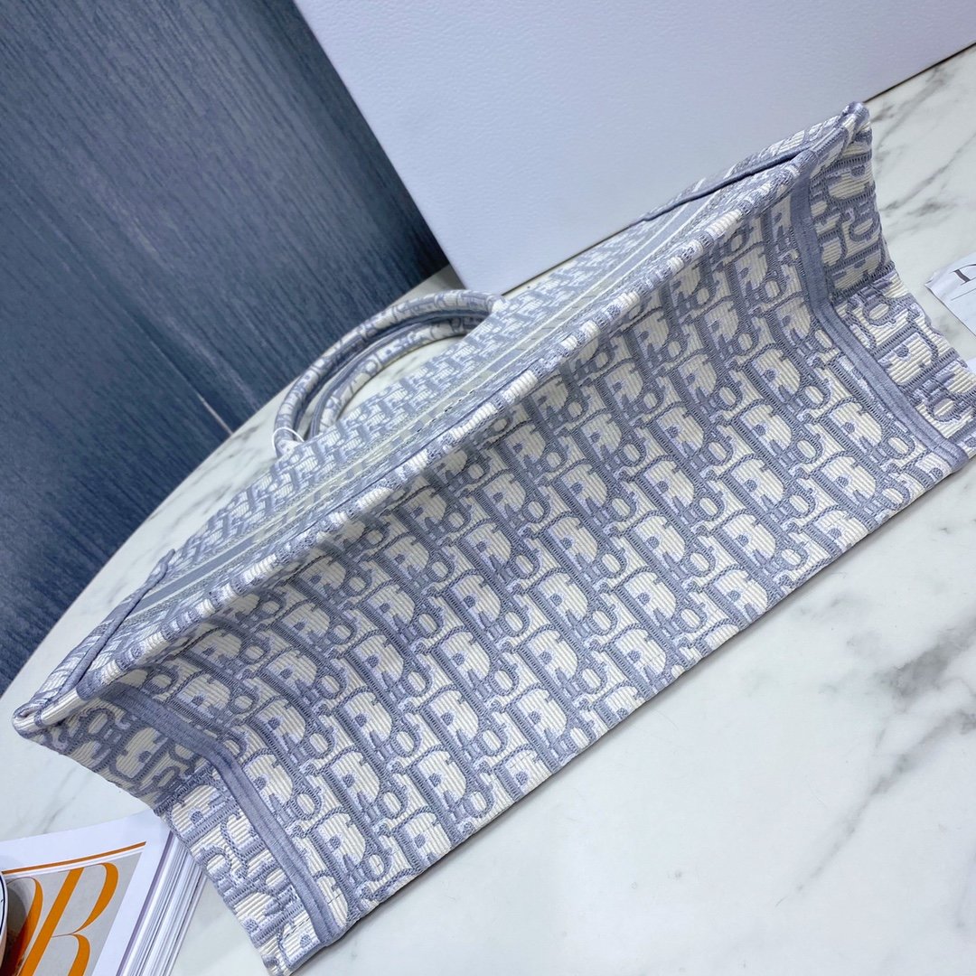 D*or small book tote-36.5cm