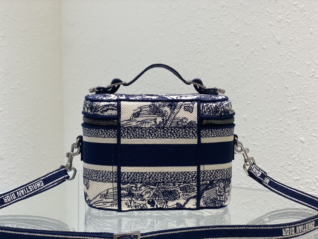 D*or cosmetic bag-18*.5*13*10.5cm