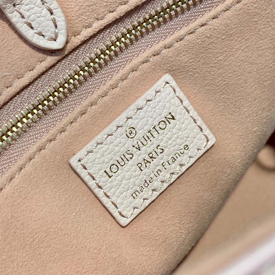 l0*is V*t0n onthego handbag-25*19*11.5 cm