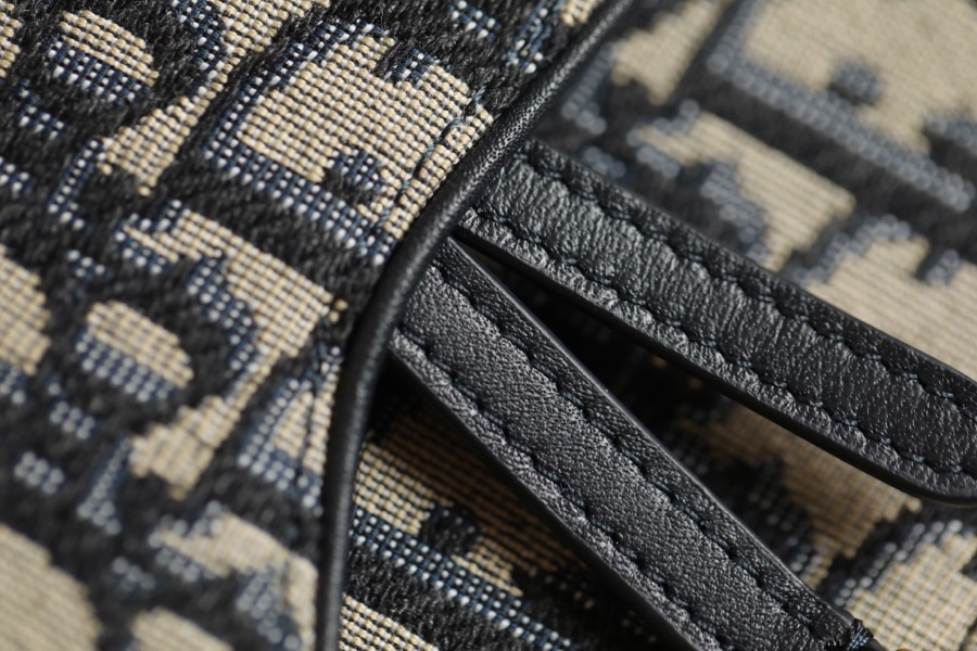 D*or oblique belt bag-17 *10.5*3.5cm