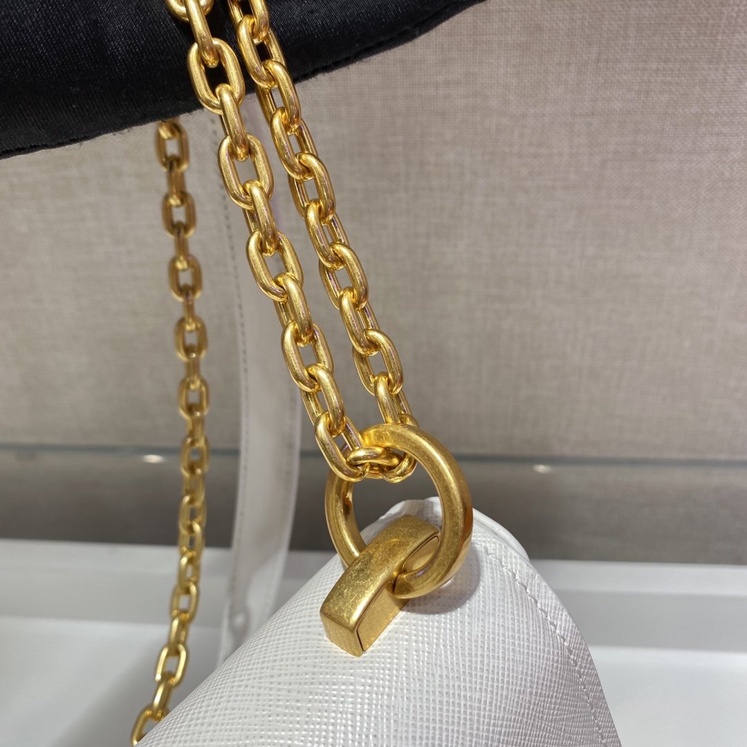 Pra*a saffiano chain bag1bd275-22*14*7cm