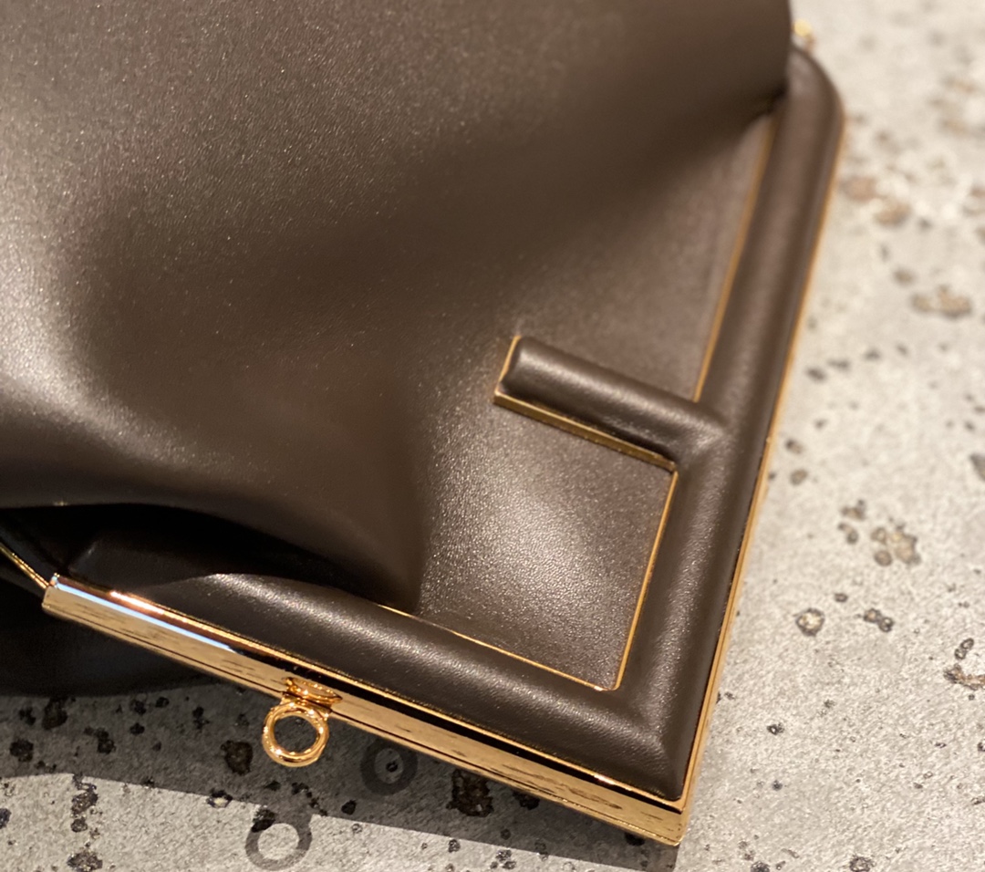 F**di first bag-26*18*9.5/32.5*23.5*15cm(brown)