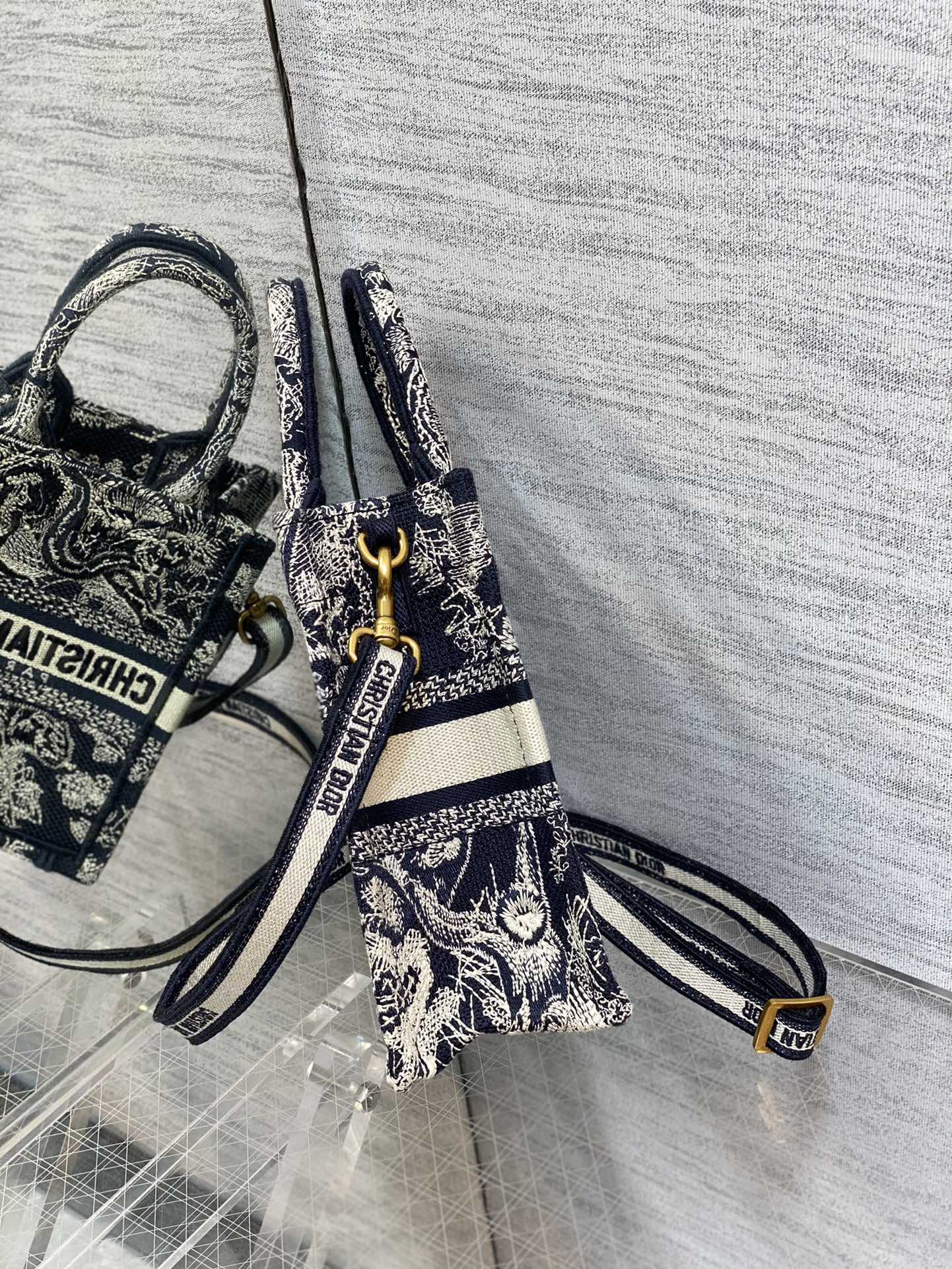 D*or mini book tote-13.5*5*18cm