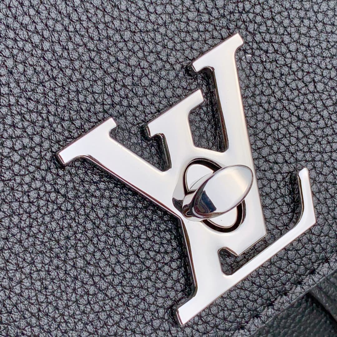 l0*is V*t0n backpack m54573-16*19.4*10cm