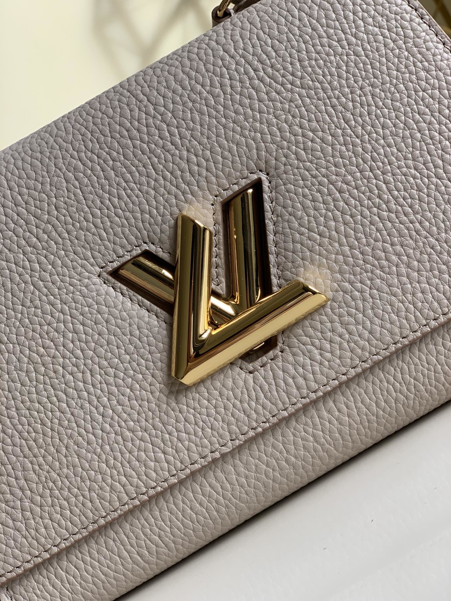 l0*is V*t0n twist one handle-17.0 x 25.0 x 11cm