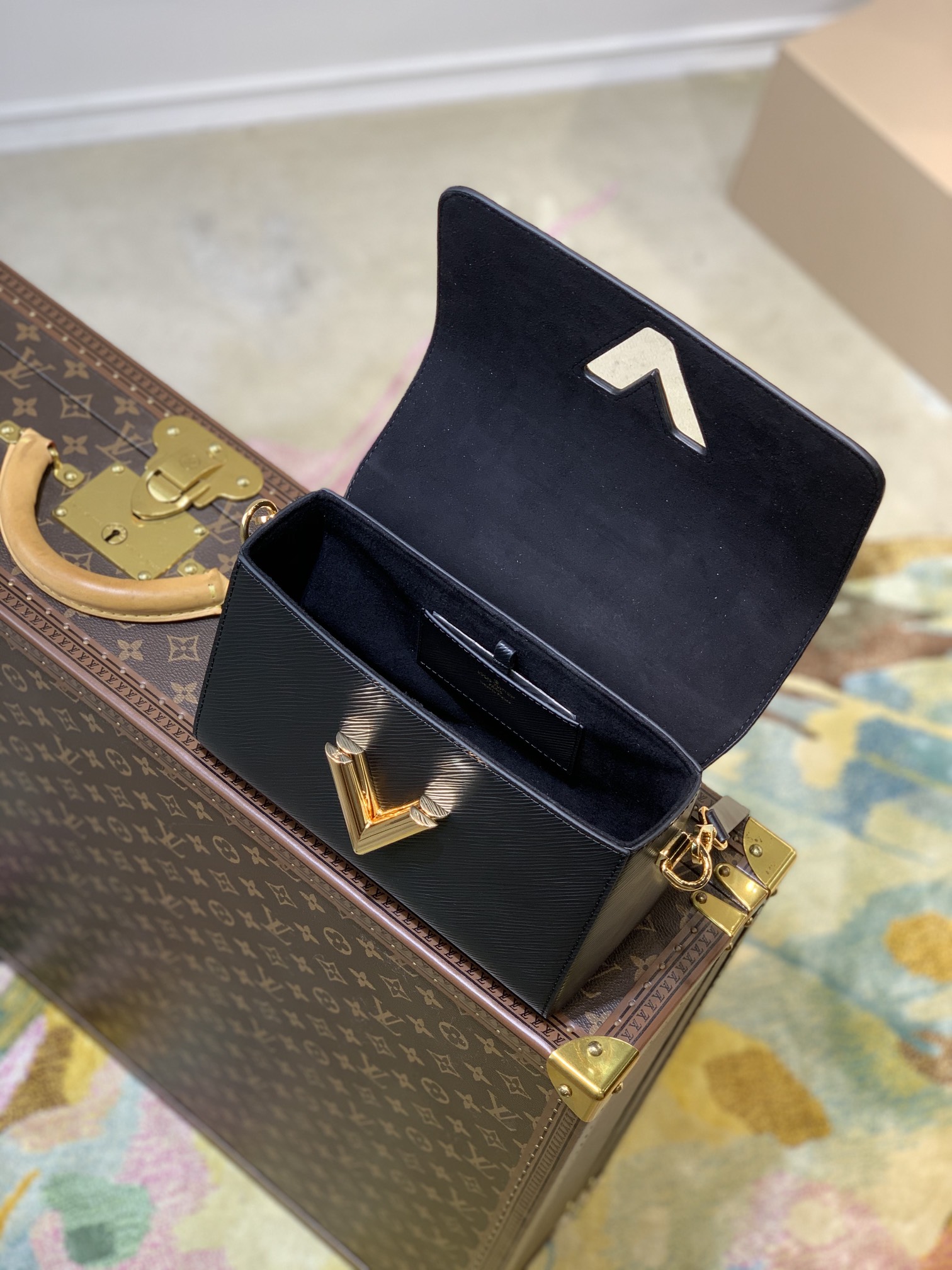 l0*is V*t0n twist mm-23*18*8cm