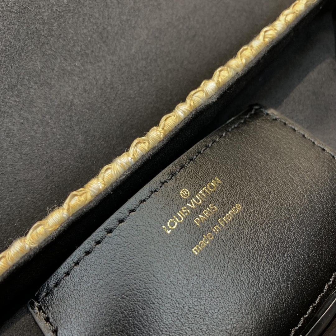 l0*is V*t0n twist mm-23*18*8cm