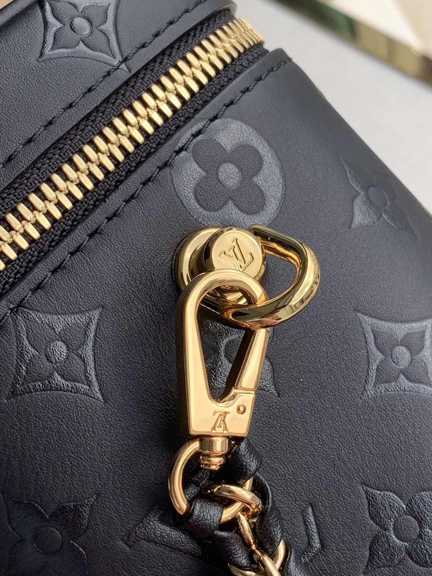 l0*is V*t0n cosmetic bag m42264-14*19*10cm