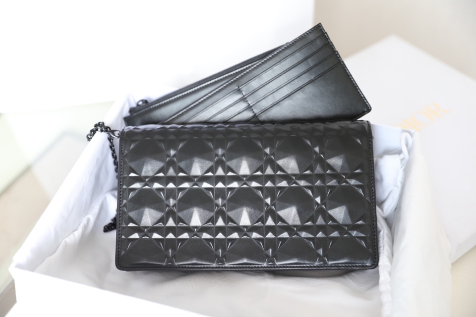 D*or wallet on chain-21.5*11.5*3cm