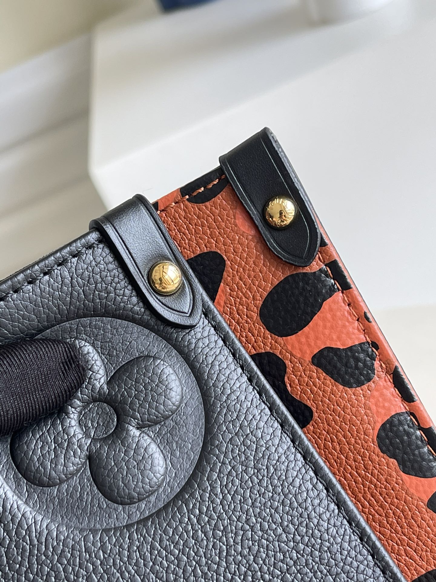 l0*is V*t0n onthego handbag-35*27*14cm