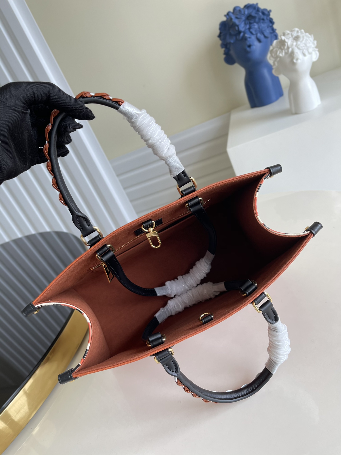 l0*is V*t0n small onthego handbag-35*28*15cm