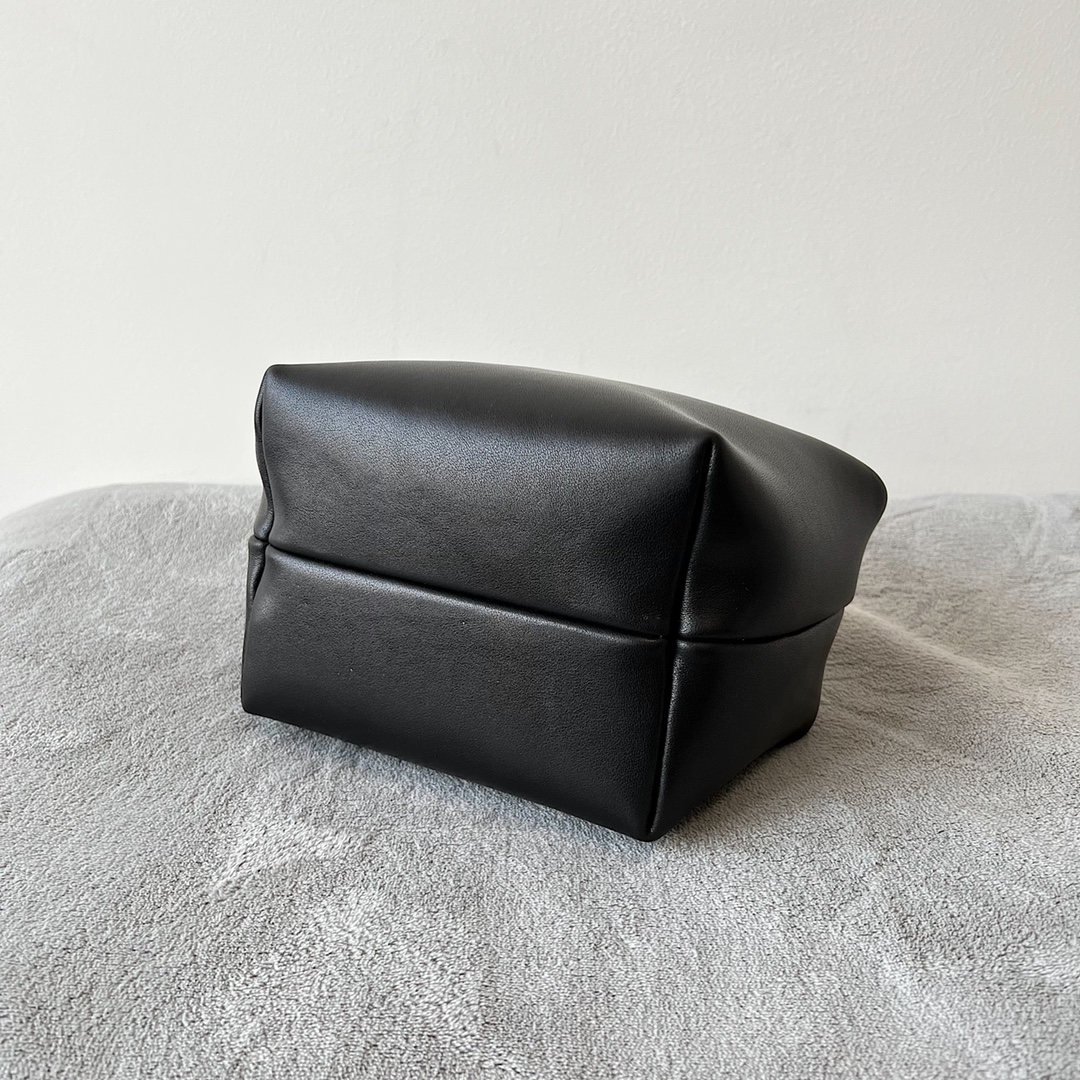 bo*te*ga ve*ne*ta T*e R0w bag-18*13*14cm