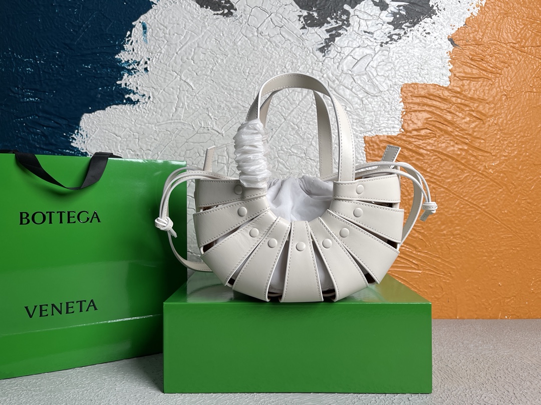 bo*te*ga Ve*ne*tatote-25*15*10cm