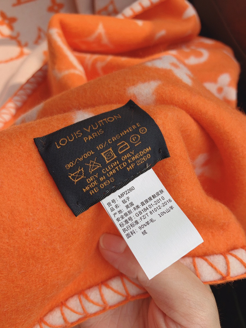 l0*is V*t0n blankets-180*140cm