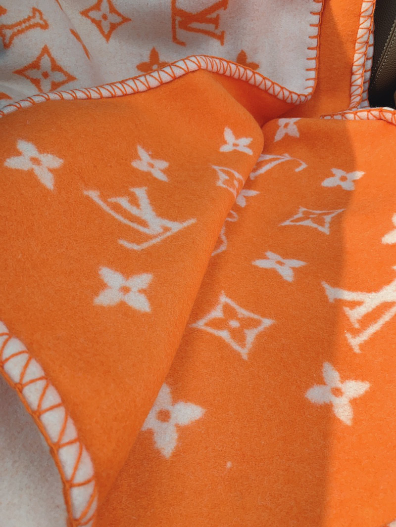 l0*is V*t0n blankets-180*140cm