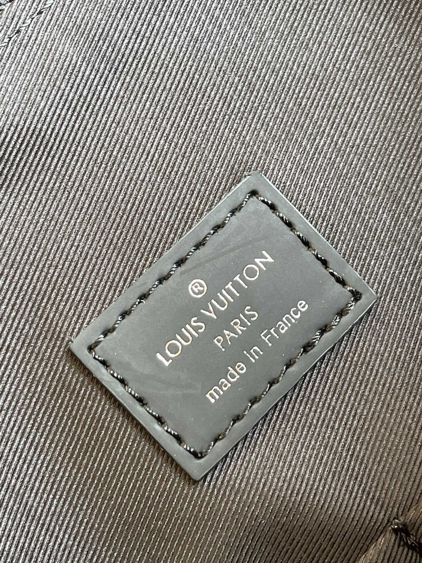 l0*is V*t0n briefcase explorer handbags-39*30*10 cm