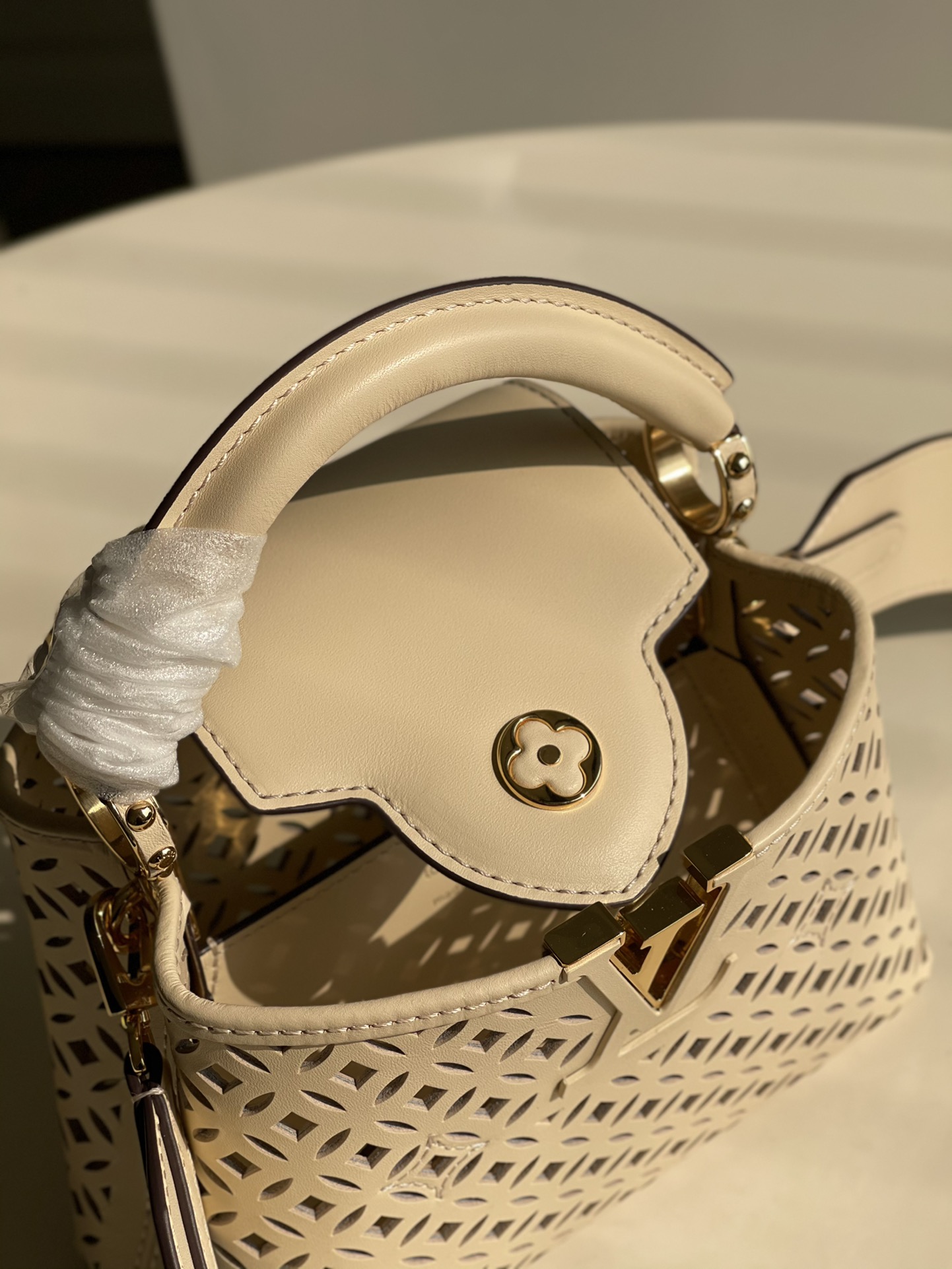 l0*is V*t0n capucines handlebag-21* 14* 8&27*21*10cm