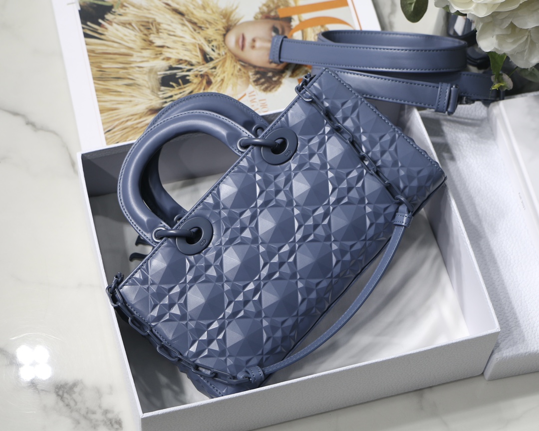 D*or lady bag-26 x 13.5 x 5 cm