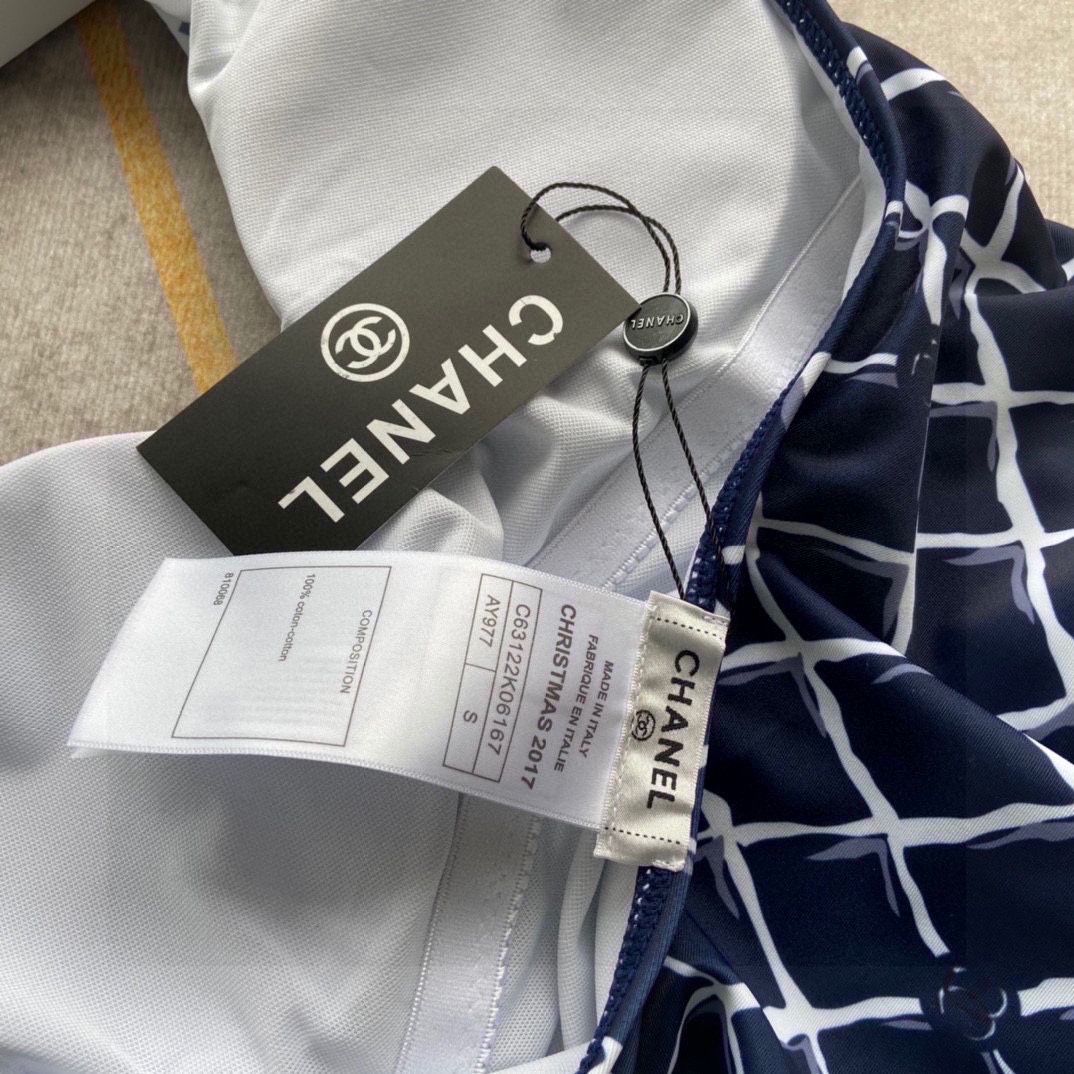 l0*is V*t0n swimsuit