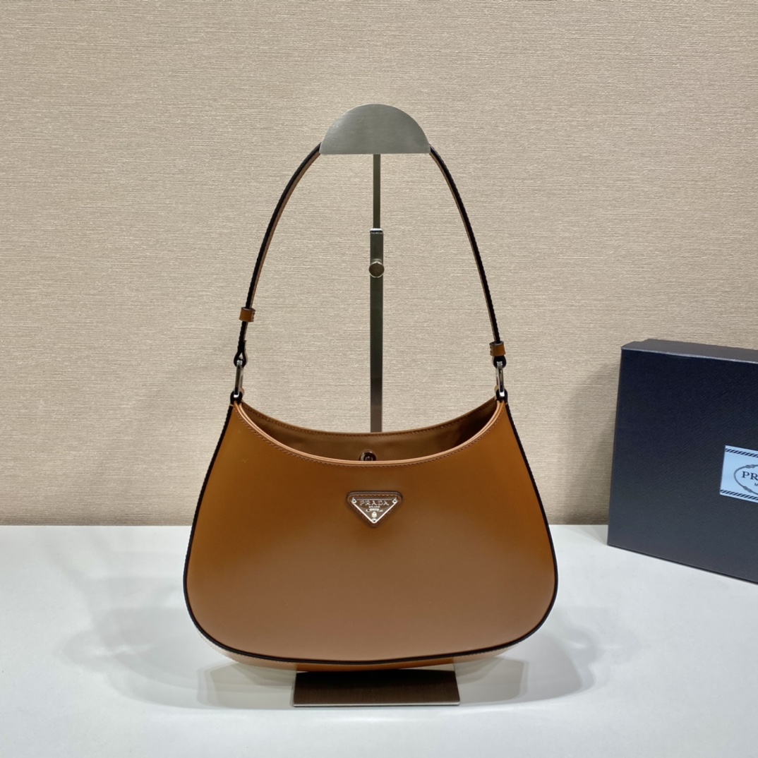 Pra*a cleo handbags-patent leather-26.5*15*4cm