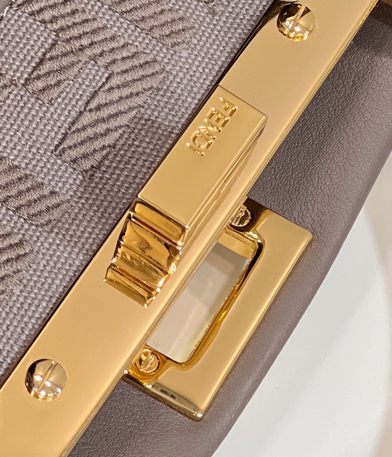 F**di peekabootote-24×7×19cm