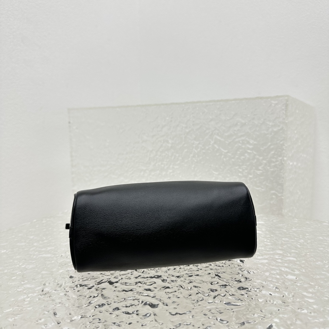 The R0w 90s bag-lambskin leather-19.5*10*8cm