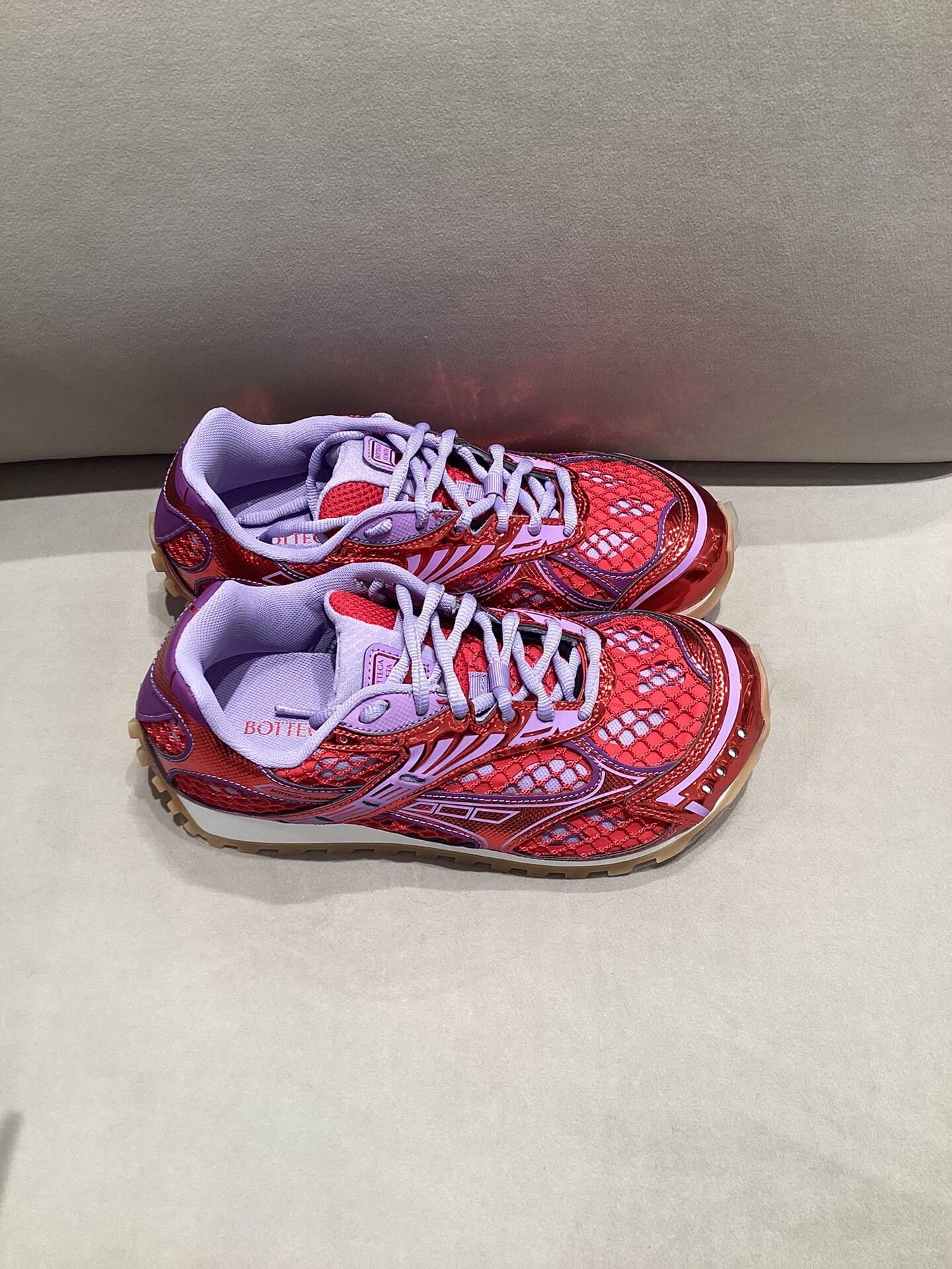 bo*te*ga Ve*ne*ta orbit sneaker