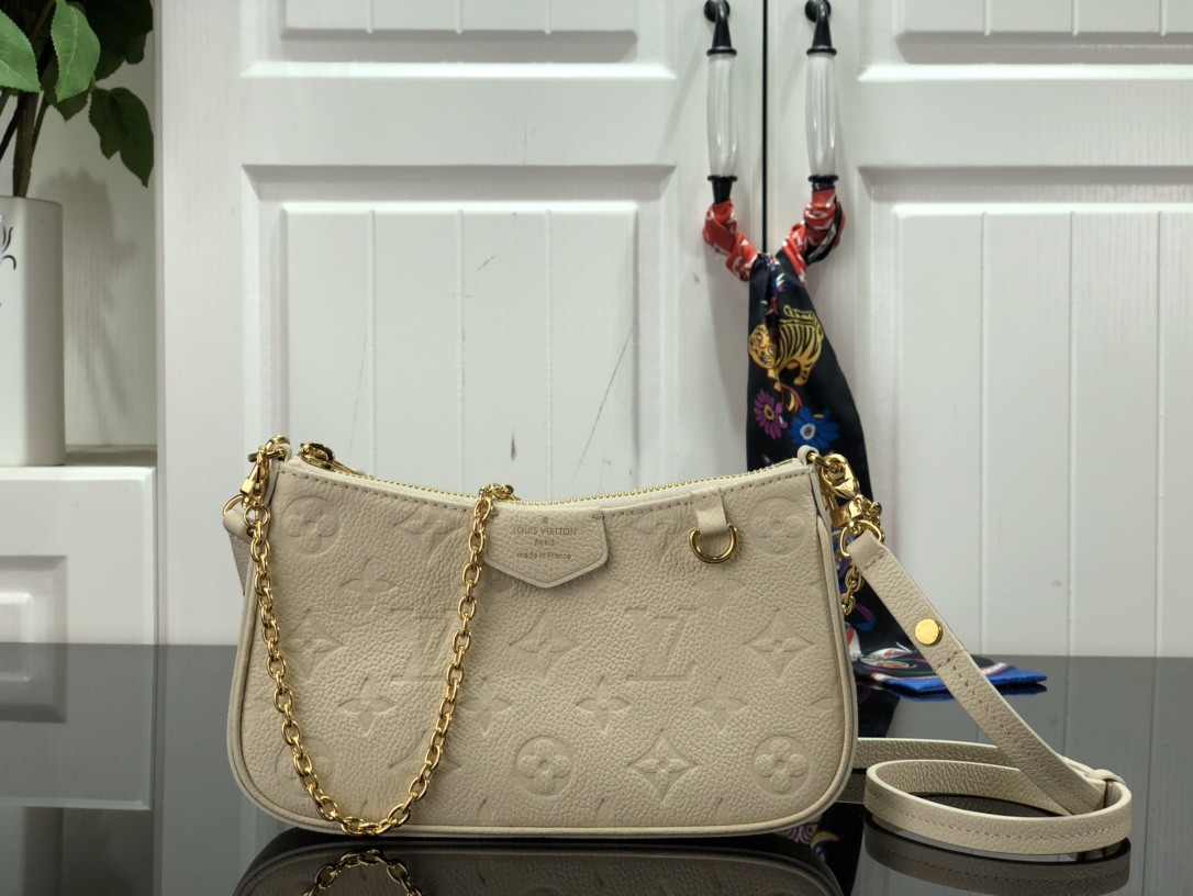 l0*is V*t0n easy pouch on strap-19x11.5x3cm