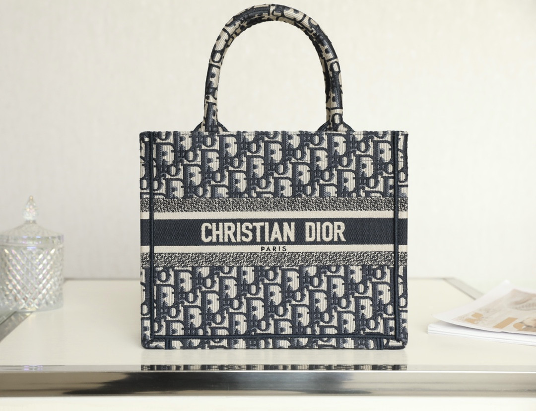 D*or small book tote-26*8*22cm