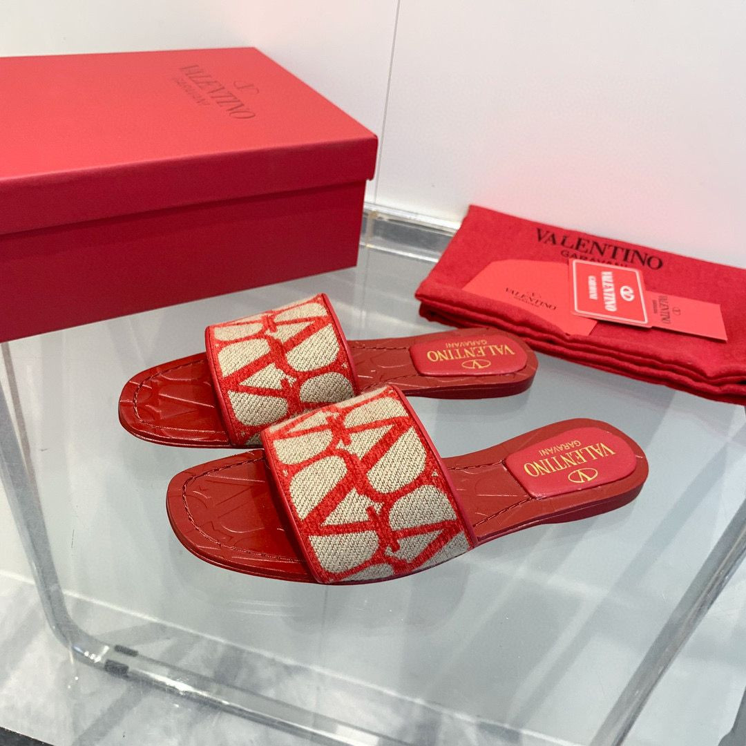 Valentino Slides