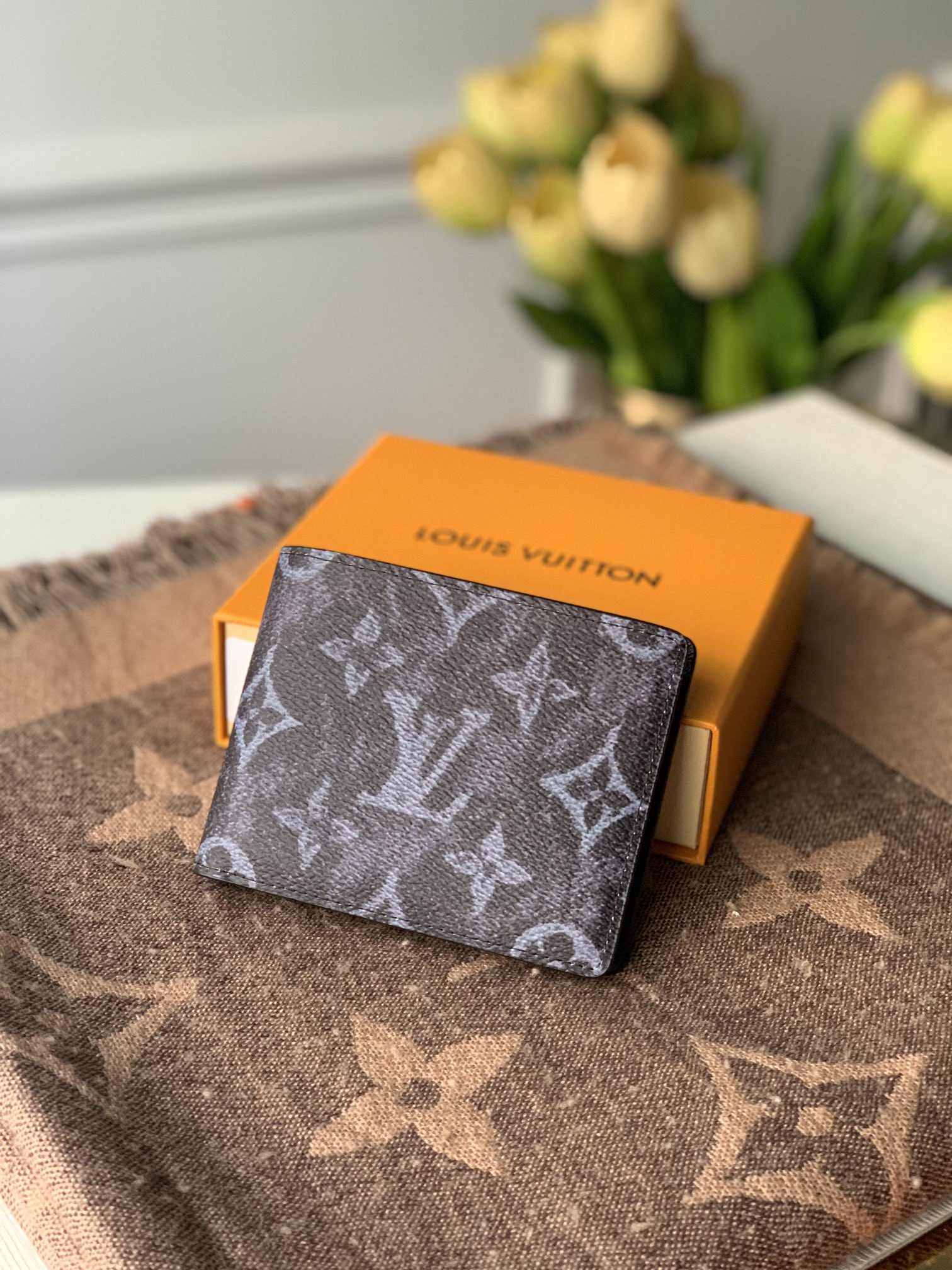 l0*is V*t0n slender wallet-11*9*2cm