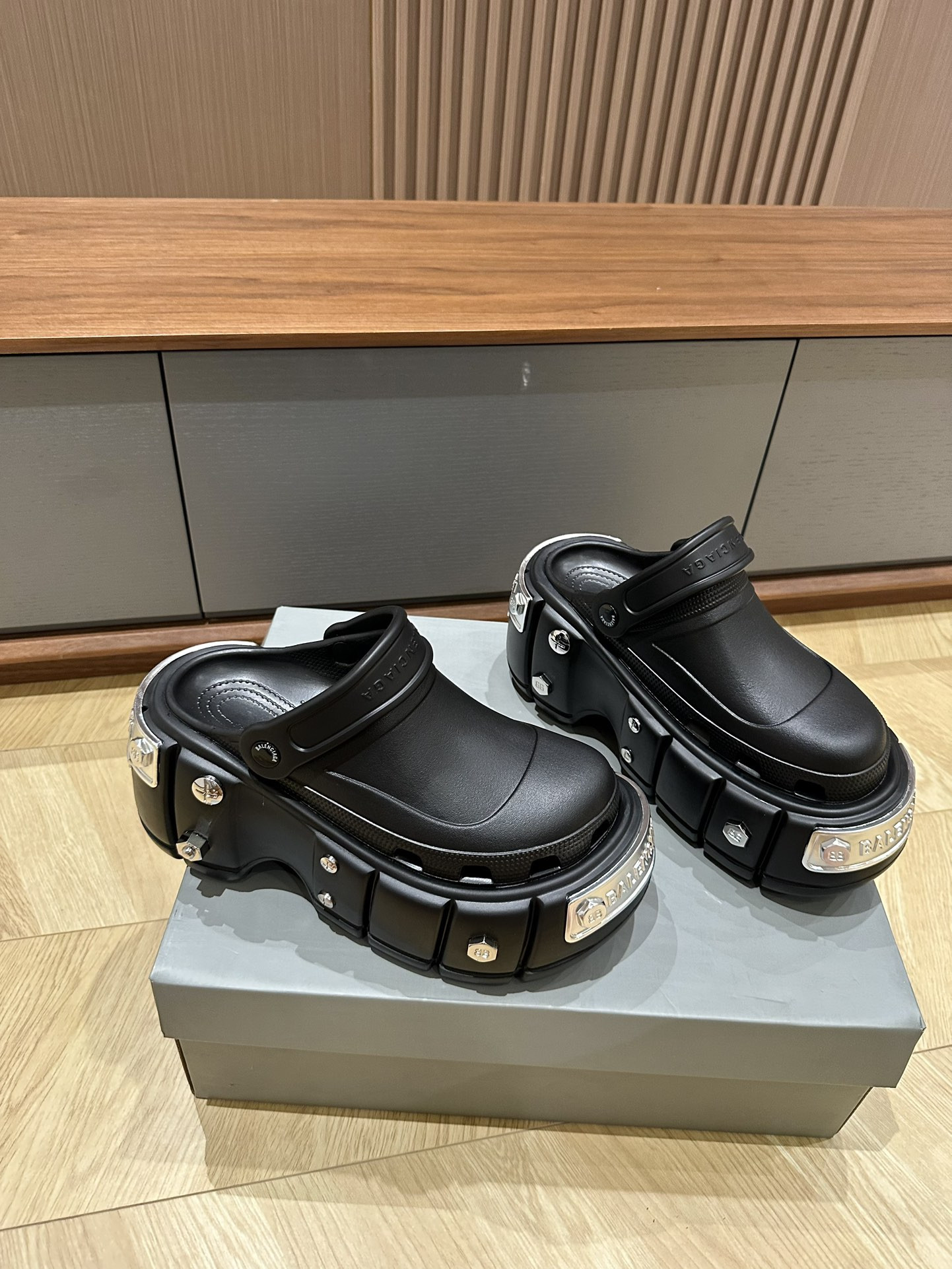 balenciag &Cr*0*s sandals
