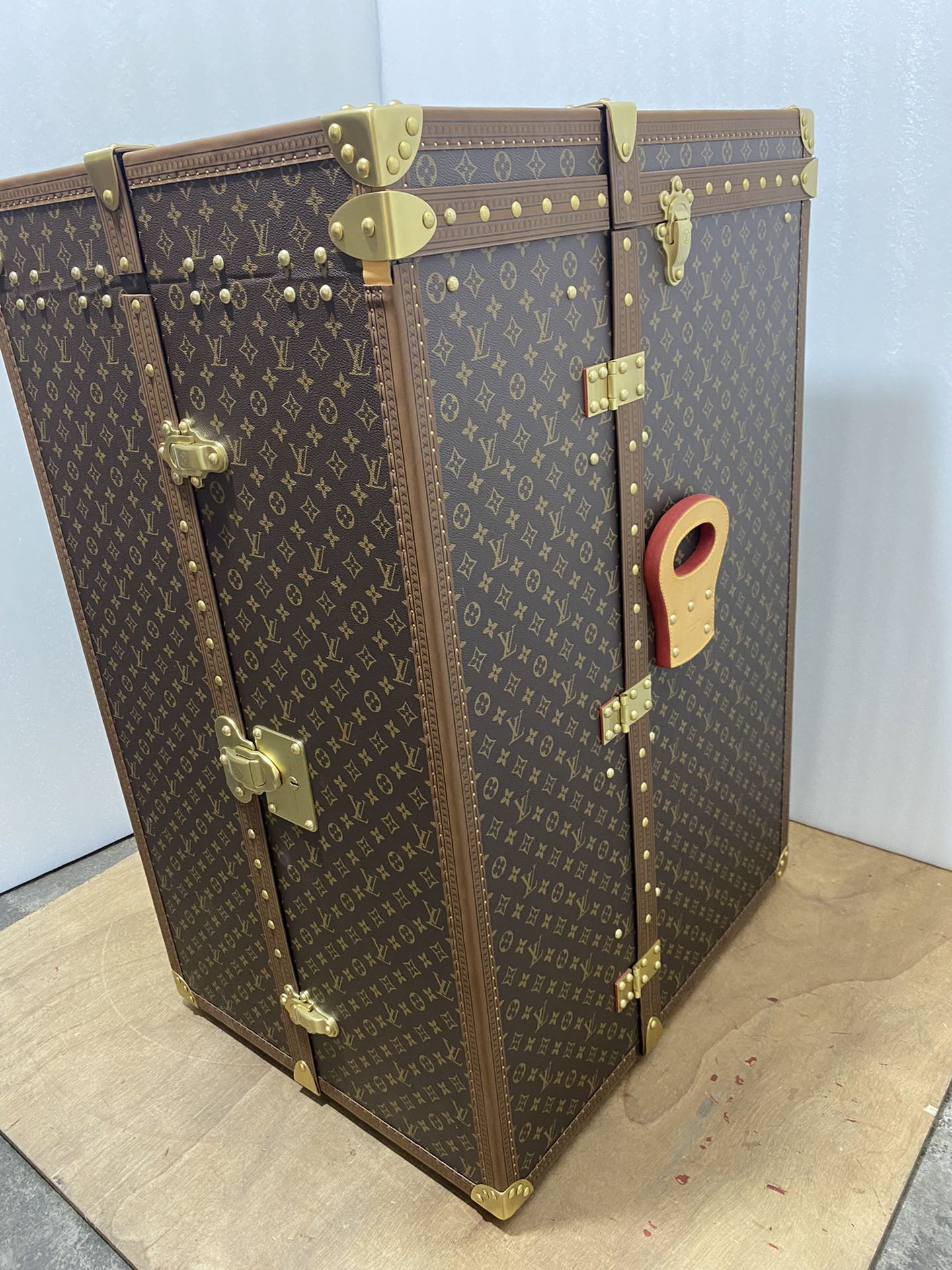 l0*is V*t0n customised dressing tables-105*67*56cm