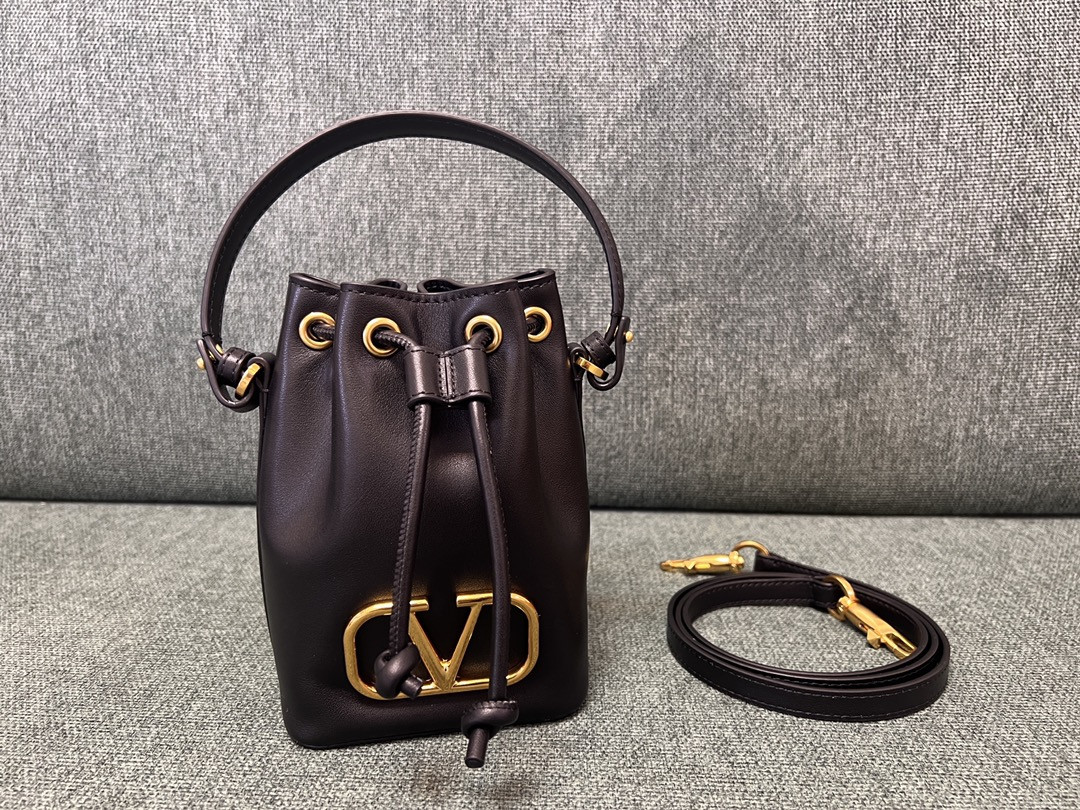 Valentino GARAVANIVLOGO SIGNATURE Bag-12*18*10CM