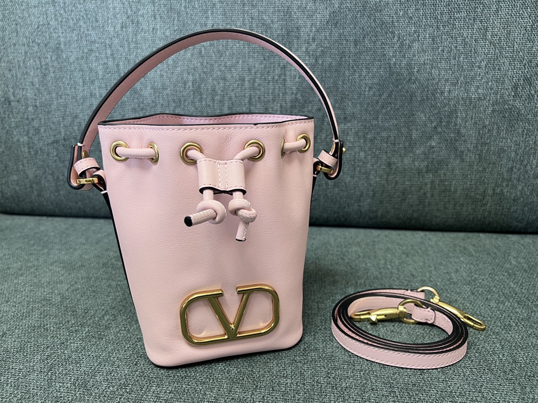 Valentino GARAVANIVLOGO SIGNATURE Bag-12*18*10CM